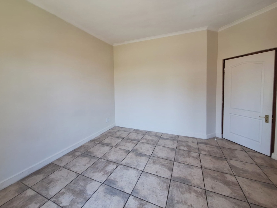 To Let 3 Bedroom Property for Rent in Meerhof North West